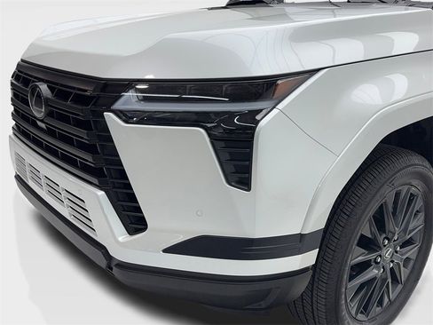 Used 2025 Lexus GX 550 w/ Accessory Package (2T) image 5