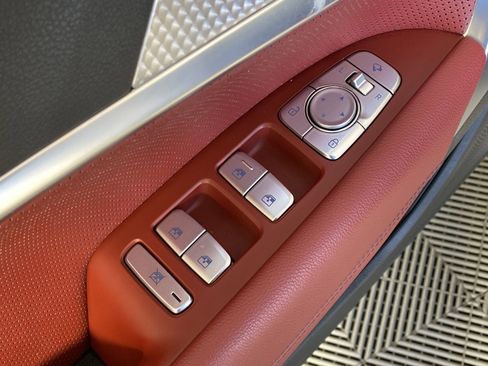 Used 2023 Genesis G70 2.0T w/ Sport Prestige Package image 22