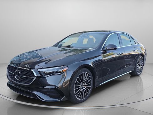 New 2026 Mercedes-Benz E 450 4MATIC Sedan image 2