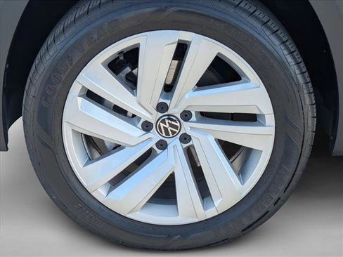 Used 2022 Volkswagen Atlas Cross Sport SE AWD/4WD image 23