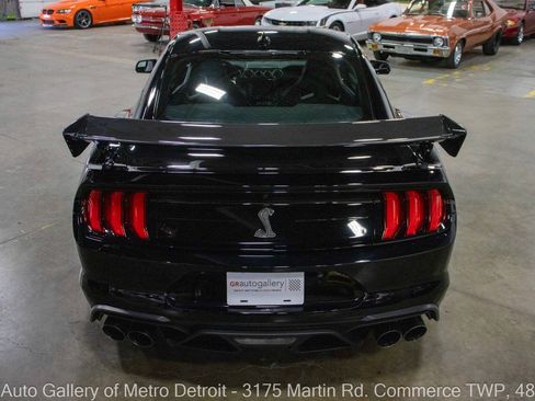 Used 2020 Ford Mustang Shelby GT500 w/ Carbon Fiber Track Pack RWD image 5