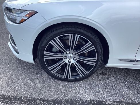 Used 2023 Volvo S90 B6 Plus AWD/4WD image 9
