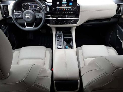 Certified 2023 Nissan Pathfinder SL w/ Lighting Package (N92) image 10