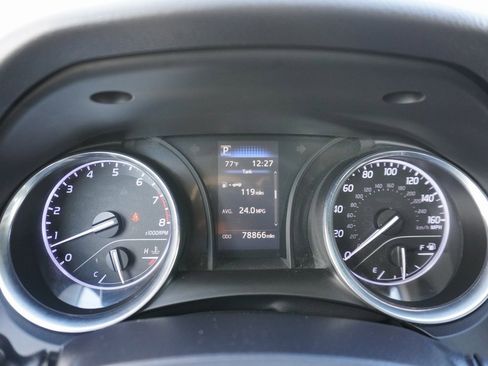 Used 2019 Toyota Camry LE image 11