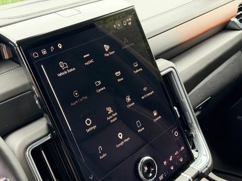 Certified 2025 GMC Yukon Denali AWD/4WD image 20