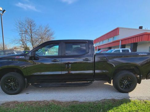 Used 2019 Chevrolet Silverado 1500 Custom Trail Boss w/ Custom Convenience Package AWD/4WD image 15