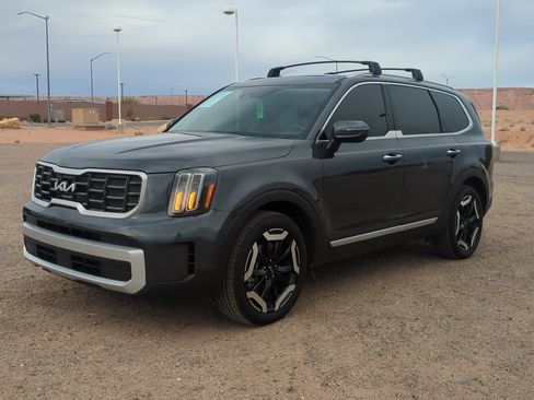 Used 2024 Kia Telluride S w/ S Sunroof Package image 8