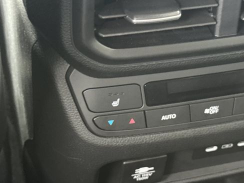 Used 2025 Honda Pilot Black Edition image 21