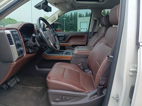 Used 2015 Chevrolet Silverado 1500 High Country w/ High Country Premium Package AWD/4WD image 19