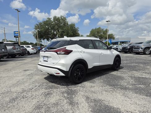 Used 2023 Nissan Kicks SV FWD image 5