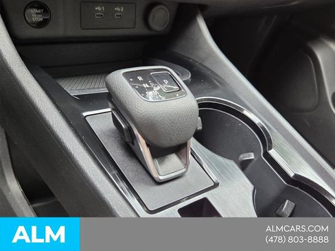 Used 2025 Nissan Rogue SV FWD image 18