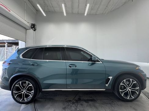 Used 2025 BMW X5 xDrive40i w/ Parking Assistance Package AWD/4WD image 15
