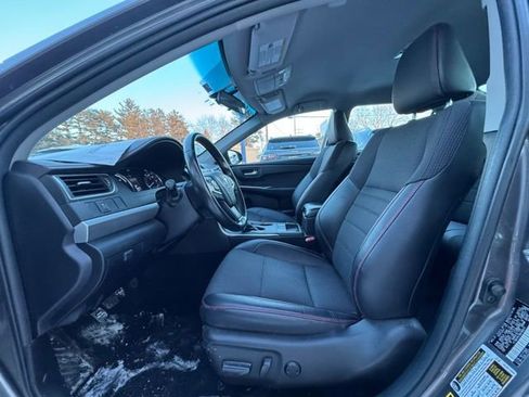 Used 2016 Toyota Camry SE image 10