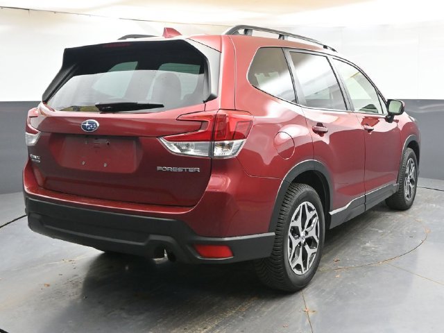 Used 2023 Subaru Forester Premium AWD/4WD image 5