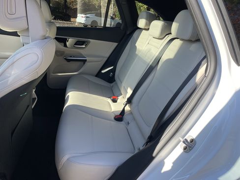 New 2026 Mercedes-Benz GLC 300 4MATIC image 37