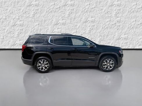 Used 2022 GMC Acadia SLT w/ Technology Package FWD image 2