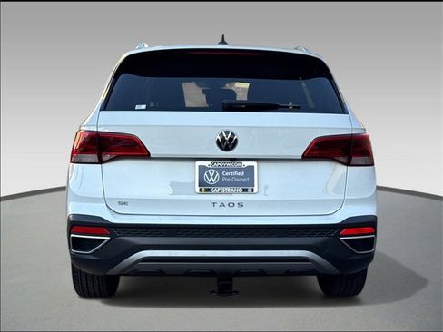 Certified 2023 Volkswagen Taos SE image 5