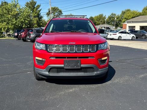 Used 2017 Jeep Compass Sport image 2