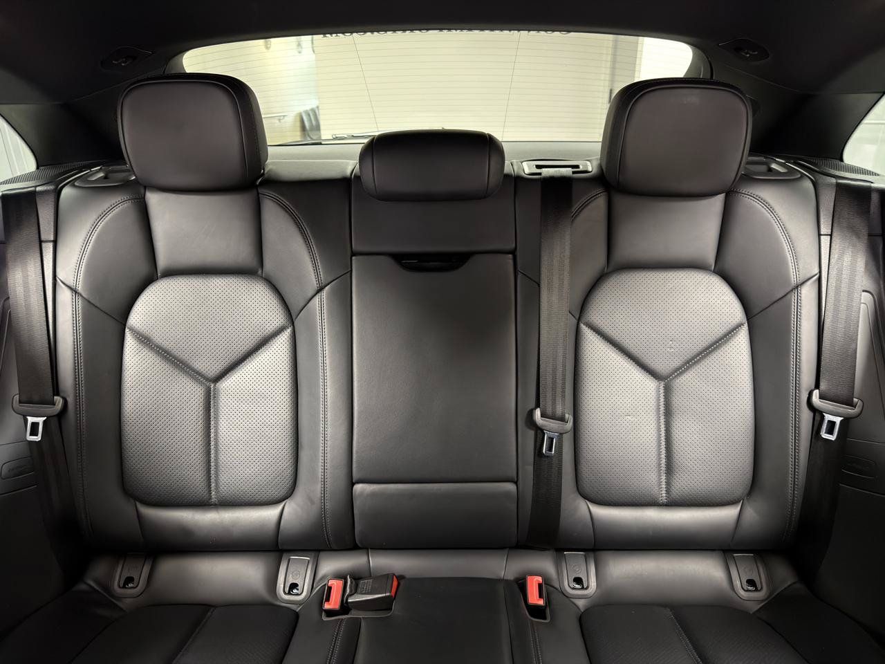 Used 2021 Porsche Macan AWD/4WD image 29