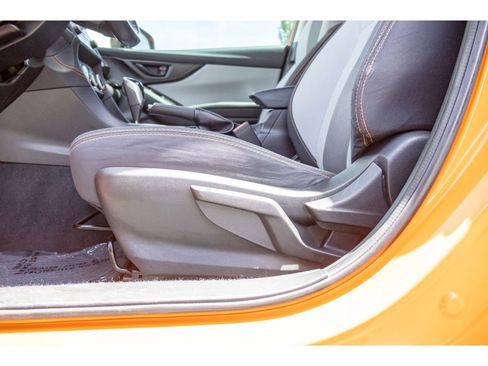 Used 2020 Subaru Crosstrek 2.0i Premium w/ Moonroof Package 1 AWD/4WD image 16