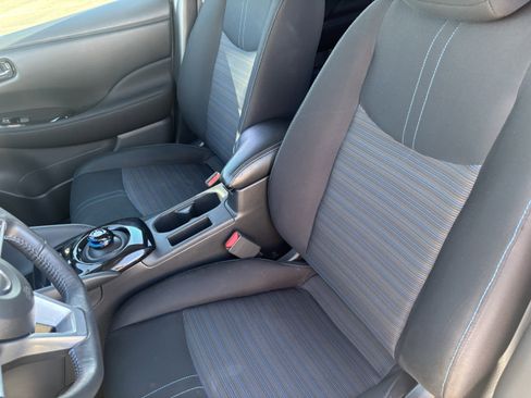 Used 2019 Nissan Leaf SV w/ Protection Package image 17
