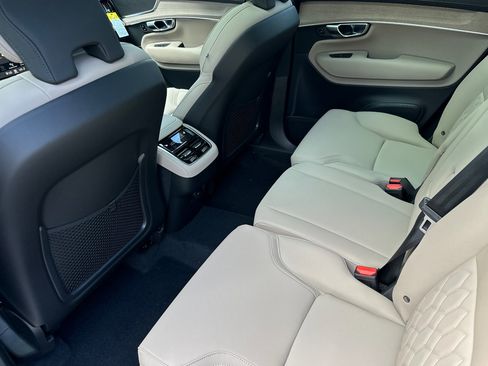 New 2026 Volvo XC90 B6 Core image 10