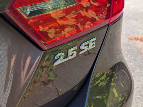 Used 2012 Volkswagen Jetta SE FWD image 6