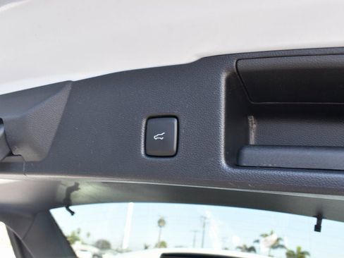 New 2025 Ford Escape SE w/ PHEV Premium Package image 7