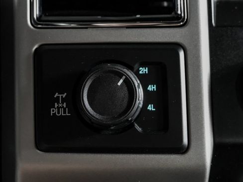 Used 2020 Ford F250 Lariat w/ Lariat Ultimate Package AWD/4WD image 25