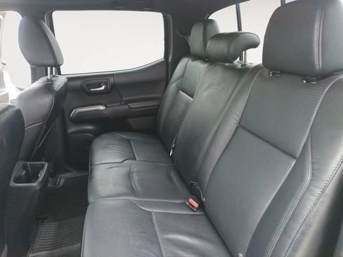 Used 2021 Toyota Tacoma Limited AWD/4WD image 13