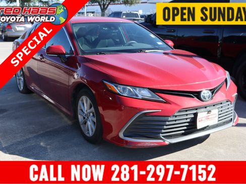 Used 2023 Toyota Camry LE image 1