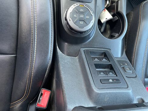 Used 2021 Ford Bronco Badlands w/ Sasquatch Package AWD/4WD image 14