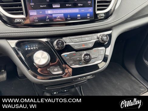 Used 2021 Chrysler Pacifica Touring AWD/4WD image 21