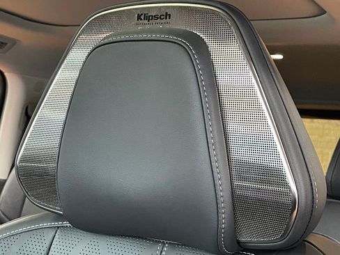 Used 2025 INFINITI QX80 Sensory image 36