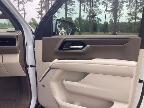 New 2026 GMC Yukon XL Denali w/ Denali Reserve Package RWD image 23