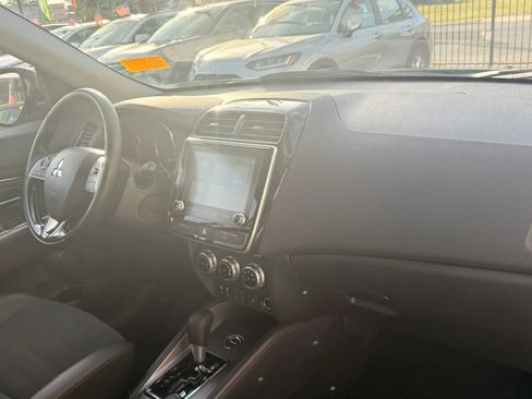 Used 2025 Mitsubishi Outlander Sport SE AWD/4WD image 16