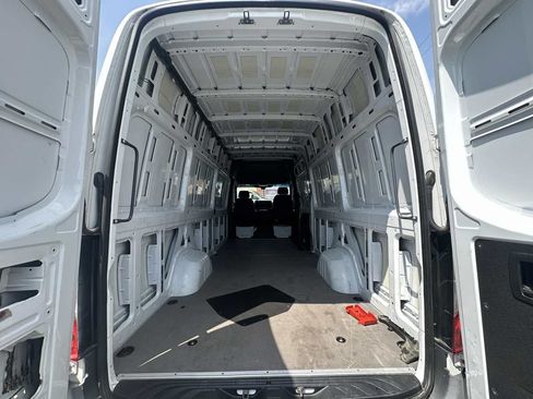 Used 2021 Mercedes-Benz Sprinter 2500 w/ Driver Convenience Package image 21