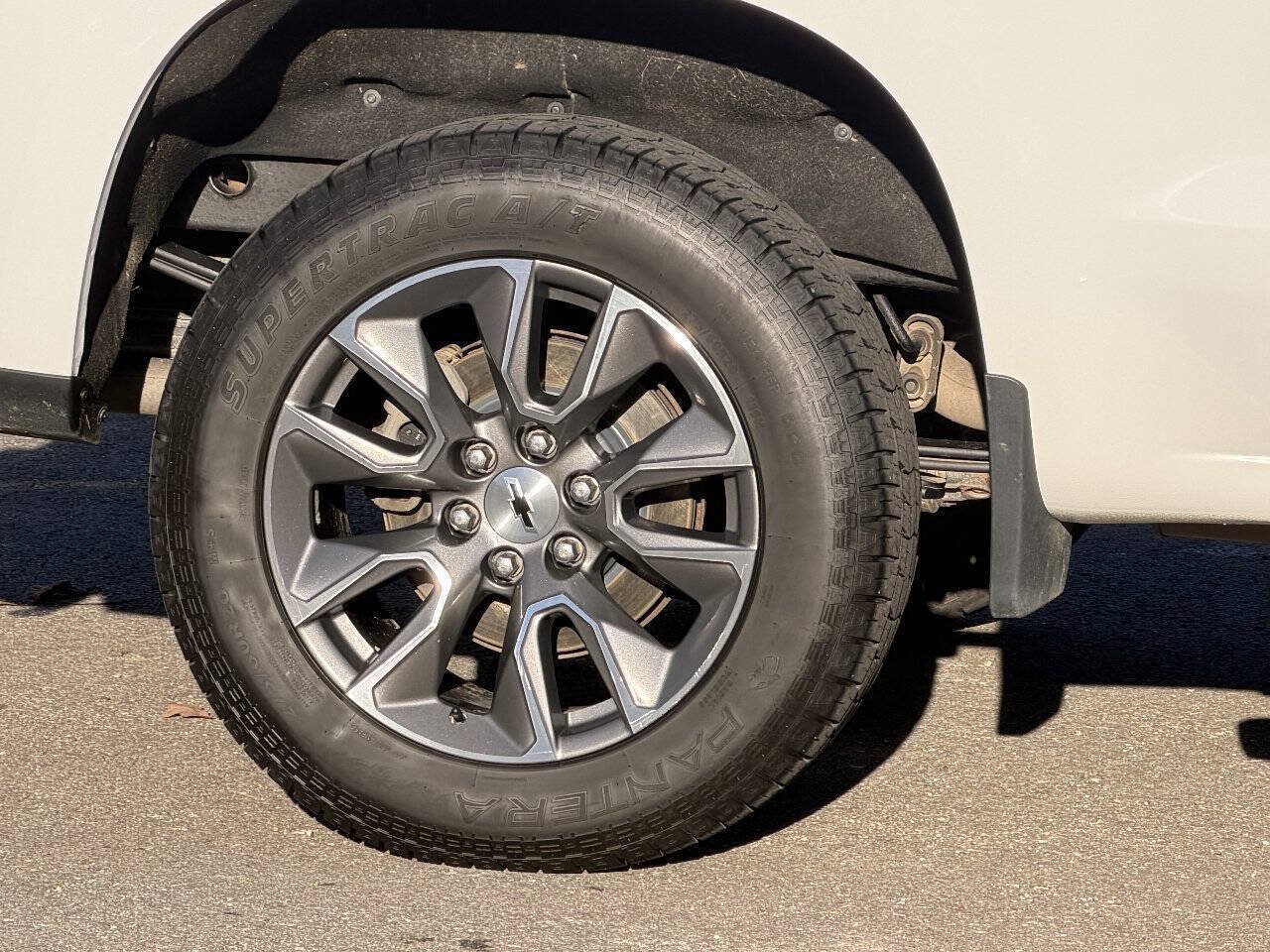 Used 2019 Chevrolet Silverado 1500 RST AWD/4WD image 43