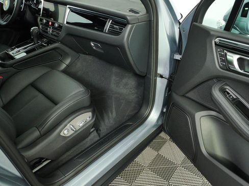 New 2026 Porsche Macan Turbo AWD/4WD image 24