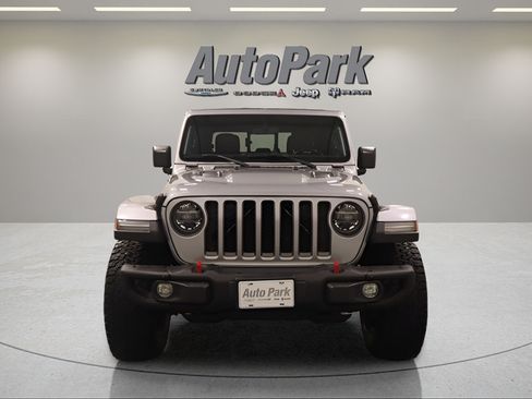 Used 2020 Jeep Gladiator Rubicon w/ Dual Top Group AWD/4WD image 3