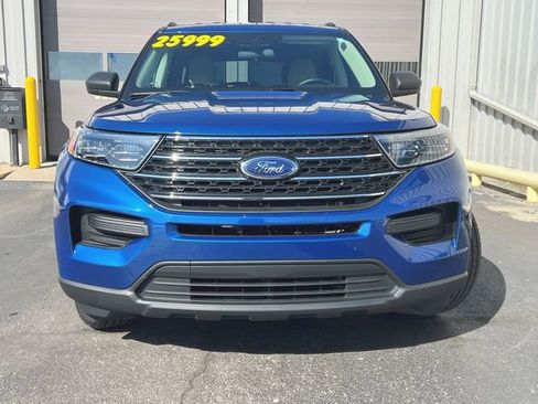 Used 2022 Ford Explorer XLT w/ Class IV Trailer Tow Package AWD/4WD image 4