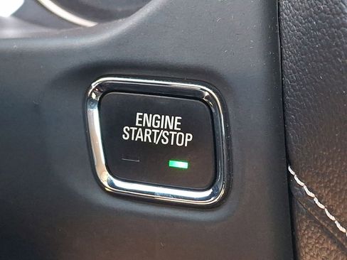 Certified 2023 GMC Acadia SLE w/ Driver Convenience Package image 17