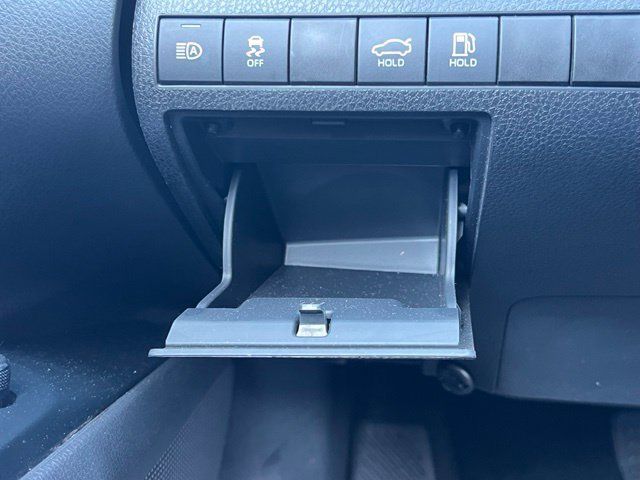 Used 2019 Toyota Camry XSE FWD image 18