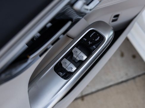 Used 2023 Mercedes-Benz C 300 Sedan image 18