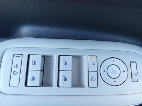 Certified 2025 Hyundai Santa Fe Limited AWD/4WD image 13