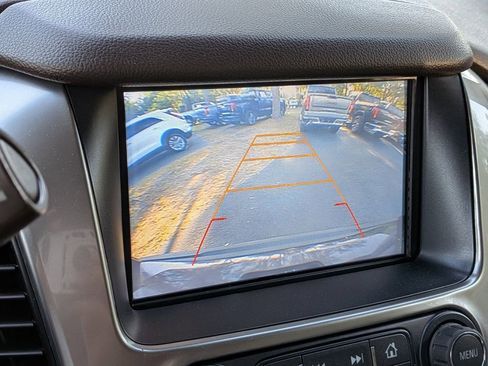 Used 2017 Chevrolet Suburban LT AWD/4WD image 23