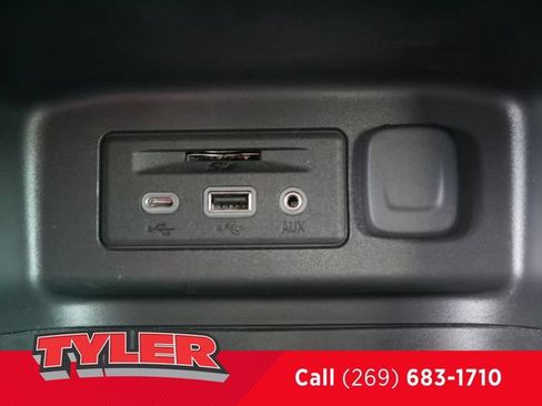 Used 2023 Chevrolet Equinox RS w/ RS Leather Package AWD/4WD image 31