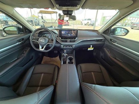 New 2026 Nissan Altima 2.5 SR w/ SR Midnight Edition Package FWD image 14