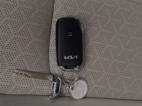 Used 2022 Kia Sorento S FWD image 32