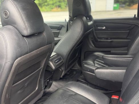 Used 2016 Chevrolet Traverse LT FWD image 12